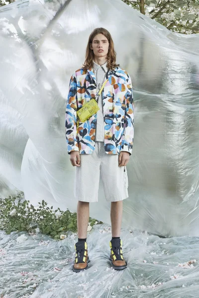 Look 17